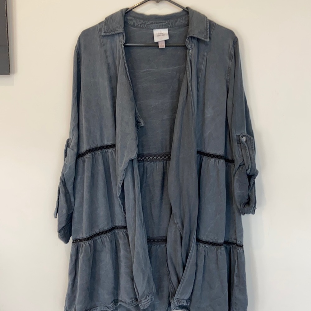 Super feminine, relaxed light layer/jacket